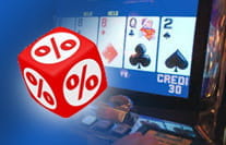 Ein Video-Poker-Automat und ein Würfel, auf dessen Seiten das Prozentsymbol anstelle von Zahlen erscheint.